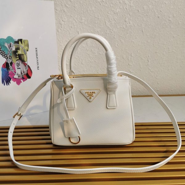 Fausse version du sac Prada Mini Galleria en blanc – Image 7