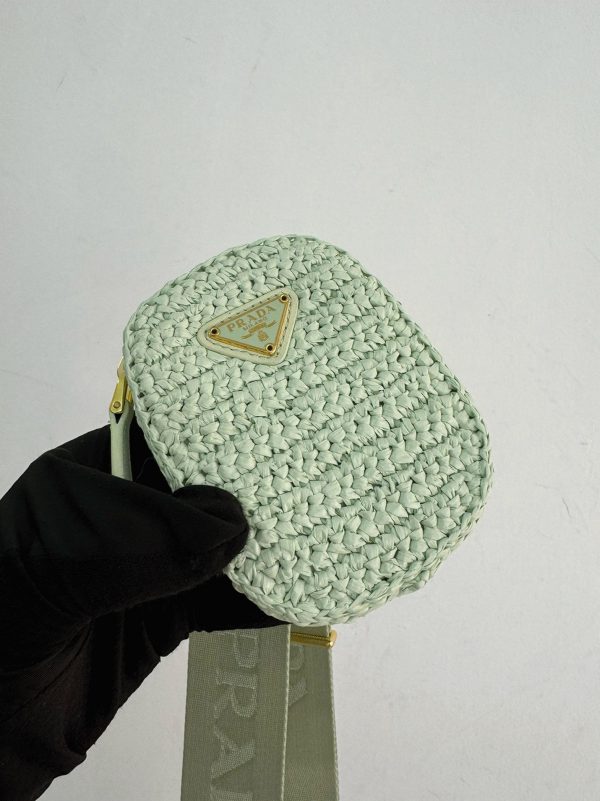 Réplique sac crochet Prada Re-Edition en aqua – Image 9