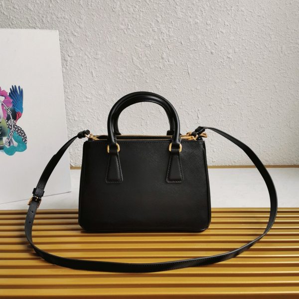 Fausse version du sac Prada Galleria petit format en noir – Image 10