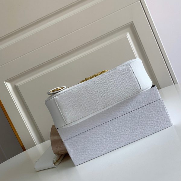 Réplique sac bandoulière Prada Re-Edition 2005 en blanc – Image 8