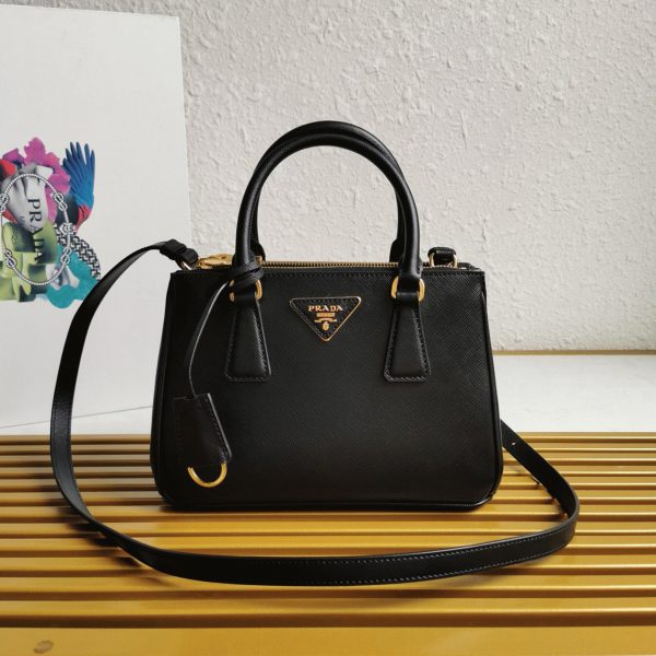 Fausse version du sac Prada Galleria petit format en noir – Image 5