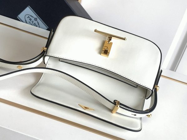 Faux sac bandoulière Prada en blanc – Image 5