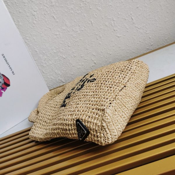 Contrefaçon petit cabas Prada en fil effet raphia beige (crochet) – Image 3