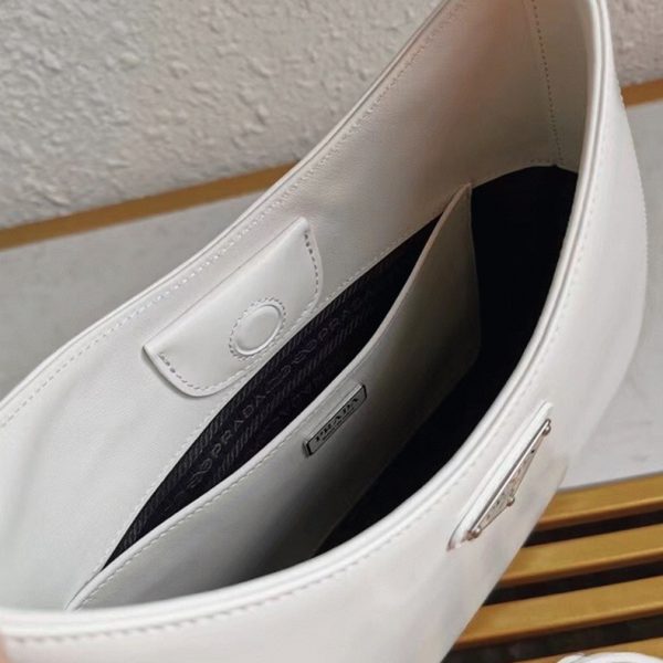 Meilleure réplique sac Prada Cleo petit modèle en blanc – Image 6