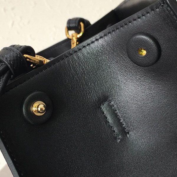 Imitation sac Prada Monochrome petit modèle en noir – Image 8