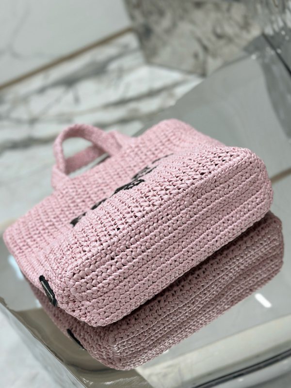 Réplique petit cabas Prada en fil effet raphia rose (crochet) – Image 4