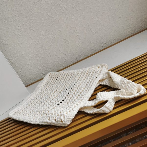 Meilleure réplique petit cabas Prada en raphia tressé blanc – Image 9