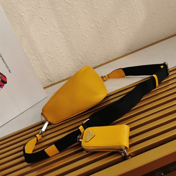 Réplique sac bandoulière Prada Triangle en jaune – Image 6