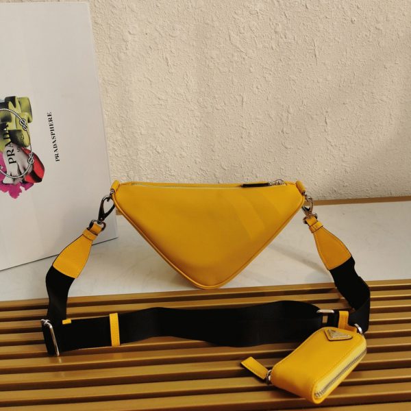 Réplique sac bandoulière Prada Triangle en jaune – Image 5
