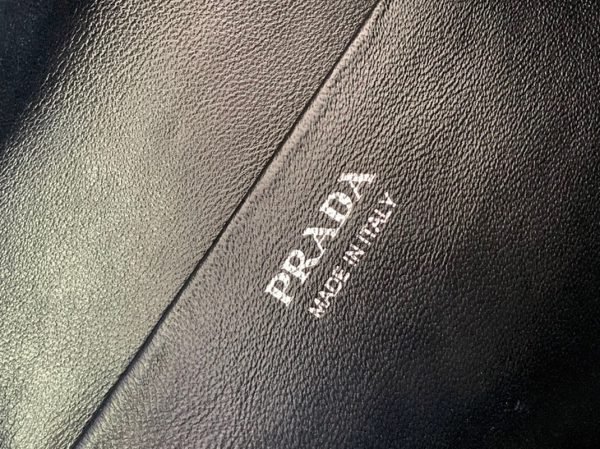Faux sac Prada Supernova petit modèle à poignée en cuir noir – Image 7