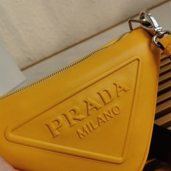 Réplique sac bandoulière Prada Triangle en jaune – Image 4