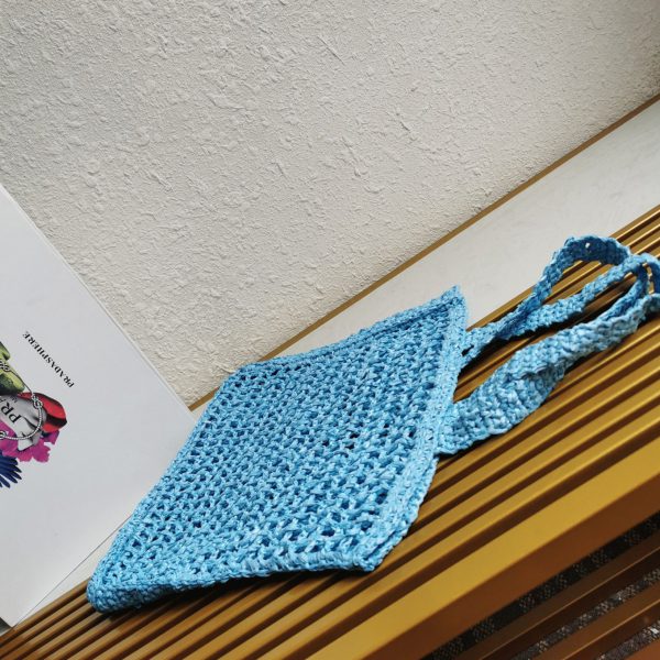 Contrefaçon petit cabas Prada en raphia tressé bleu – Image 5