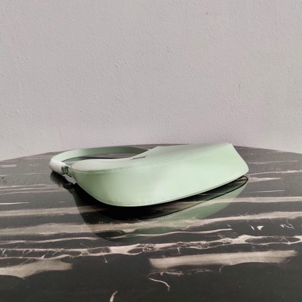 Contrefaçon sac Prada Cleo petit modèle en aqua – Image 5