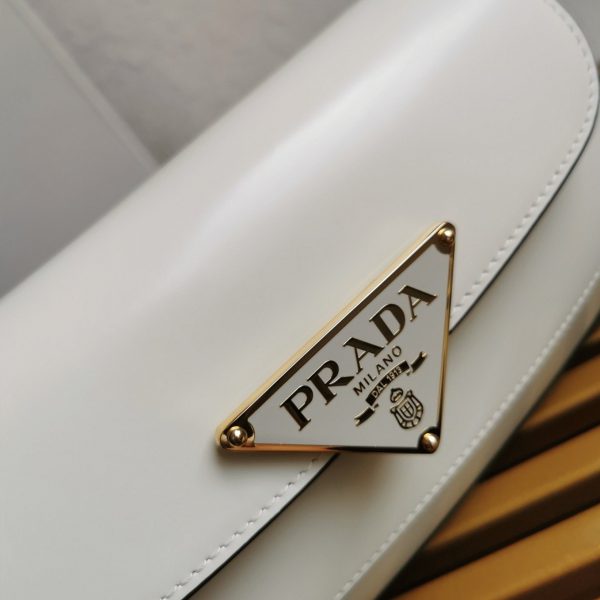 Contrefaçon sac bandoulière Prada en blanc – Image 10