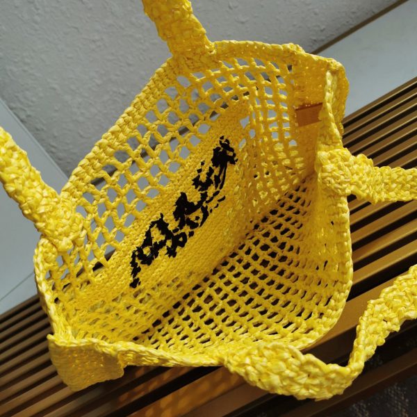 Réplique petit cabas Prada en raphia tressé jaune – Image 8