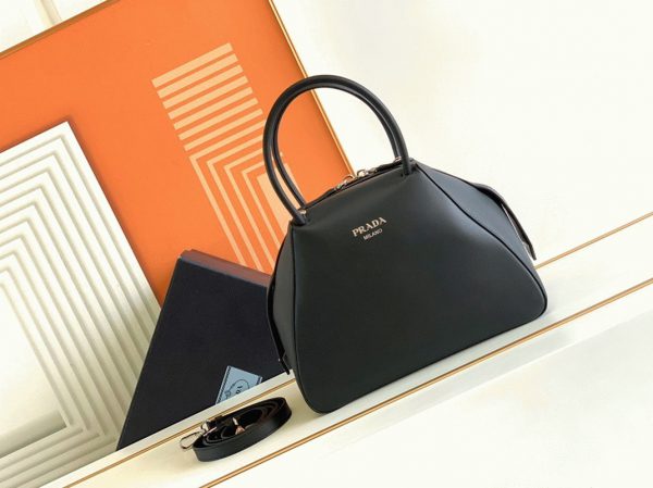 Faux sac Prada Supernova petit modèle à poignée en cuir noir – Image 3