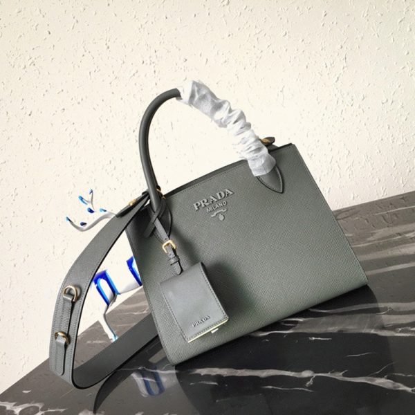Faux sac Prada Monochrome petit modèle en gris – Image 6