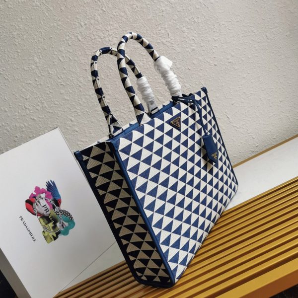 Faux grand sac Prada Symbole en tissu jacquard blanc/bleu – Image 2