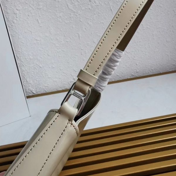 Réplique sac Prada Cleo grand modèle en beige – Image 6