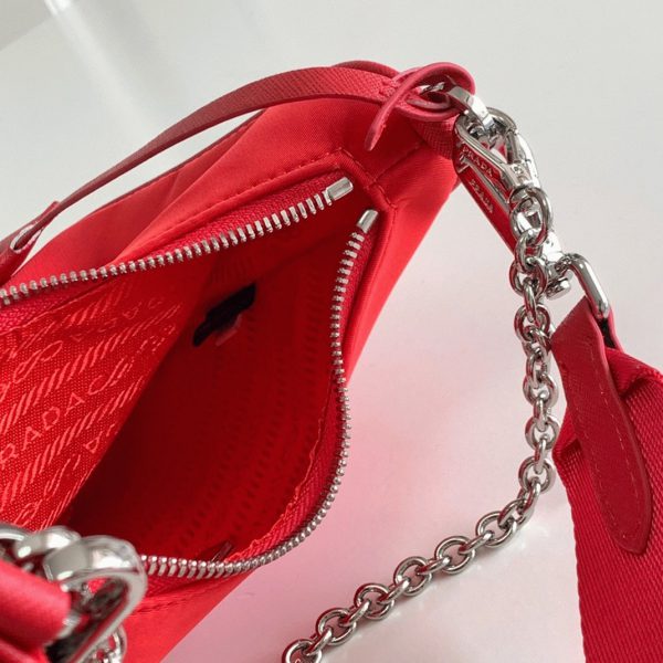 Réplique sac bandoulière Prada Re-Edition en rouge – Image 5