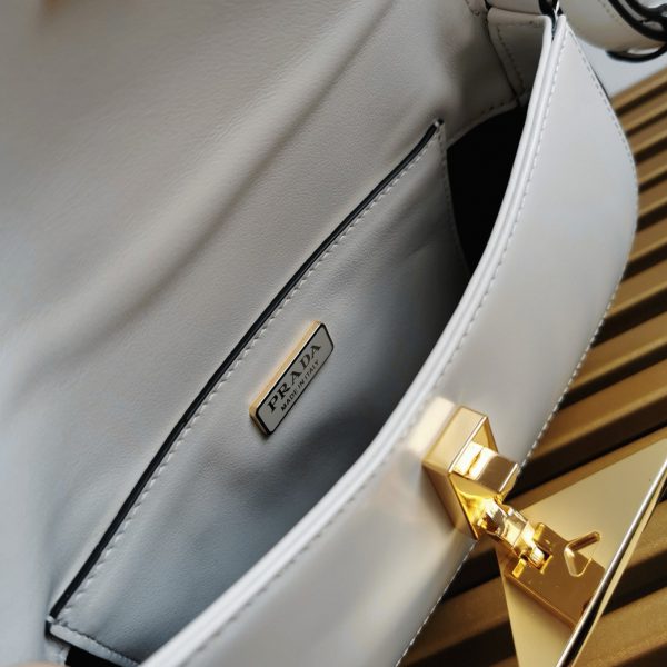 Contrefaçon sac bandoulière Prada en blanc – Image 5