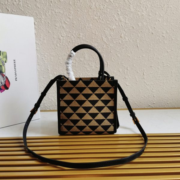 Faux micro sac Prada Symbole en tissu jacquard noir/beige – Image 5