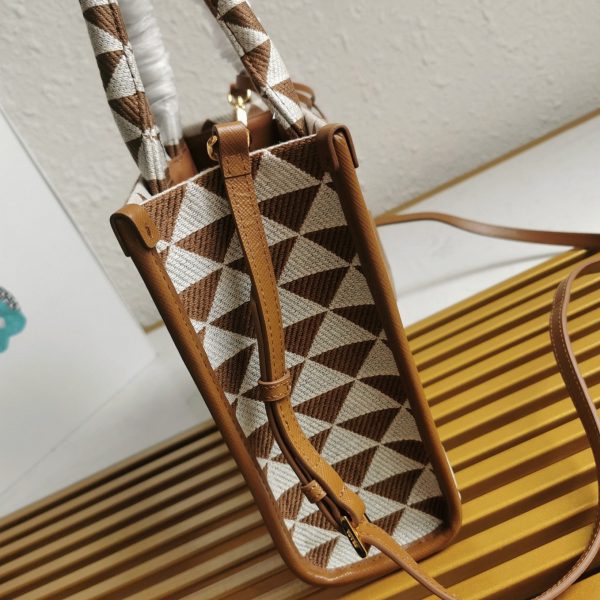 Contrefaçon petit sac Prada Symbole en tissu jacquard blanc/marron – Image 5