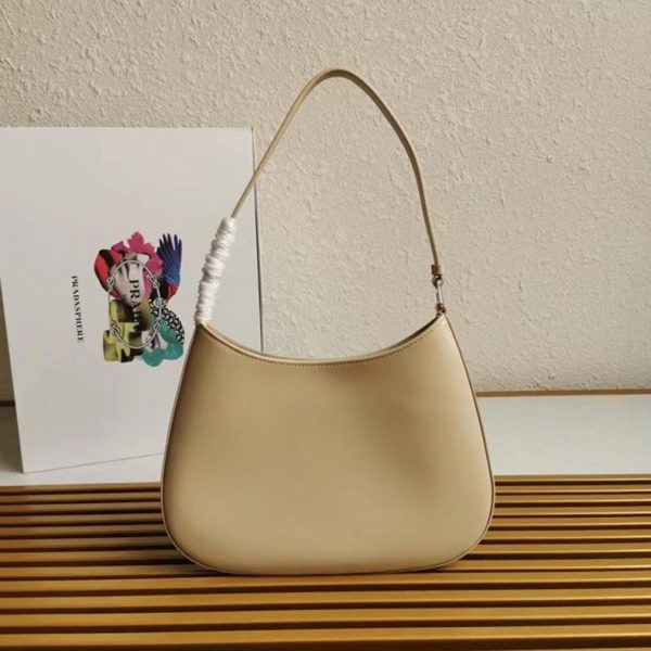 Réplique sac Prada Cleo grand modèle en beige – Image 2