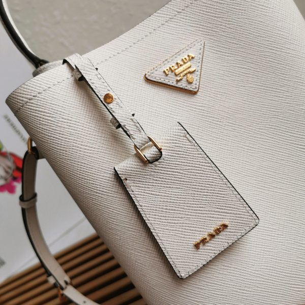 Réplique panier Prada moyen modèle en blanc – Image 10