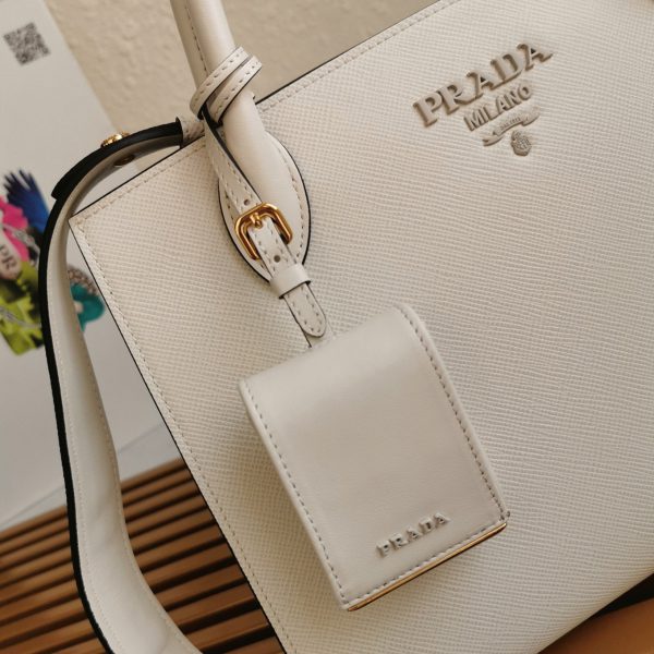 Faux sac Prada Monochrome moyen modèle en blanc – Image 9