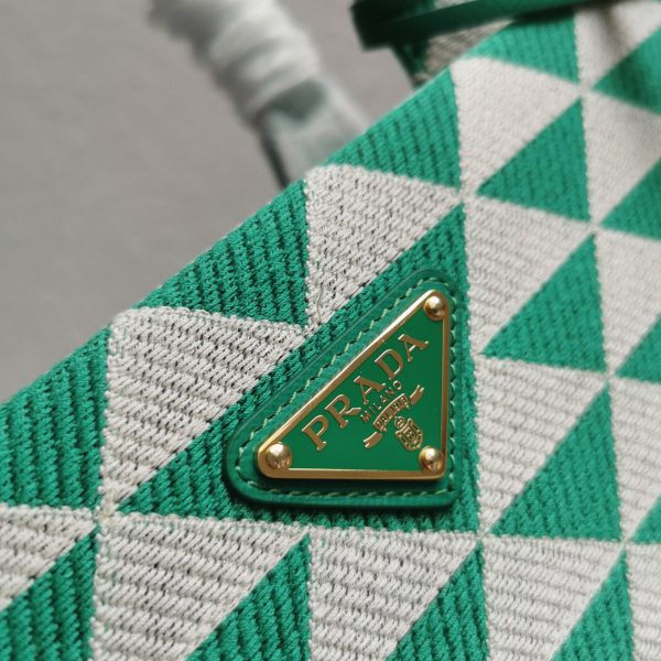 Faux grand sac Prada Symbole en tissu jacquard vert/blanc – Image 9