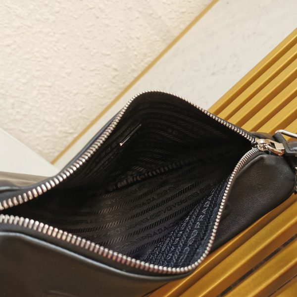 Contrefaçon sac bandoulière Prada Triangle en noir – Image 8