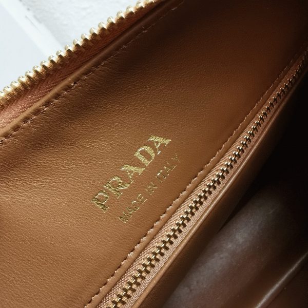 Réplique sac bandoulière de créateur Prada en marron – Image 8