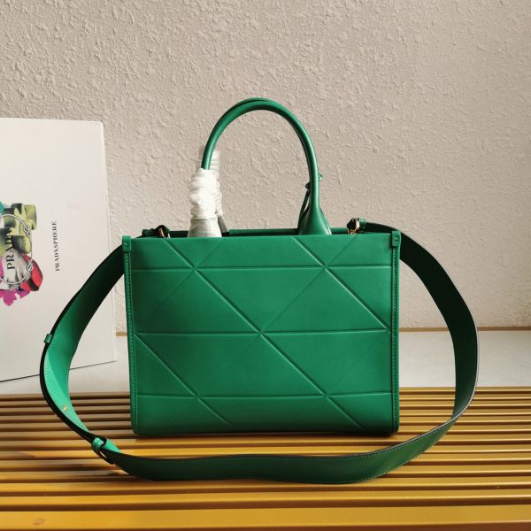 Contrefaçon petit sac Prada Symbole avec surpiqûres en vert – Image 4