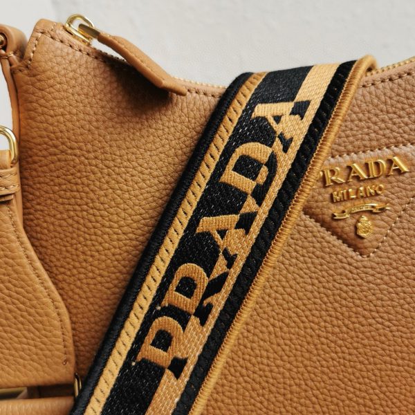 Réplique sac bandoulière de créateur Prada en marron – Image 7