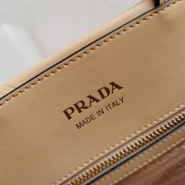 Imitation petit sac Prada Symbole avec surpiqûres en beige – Image 7
