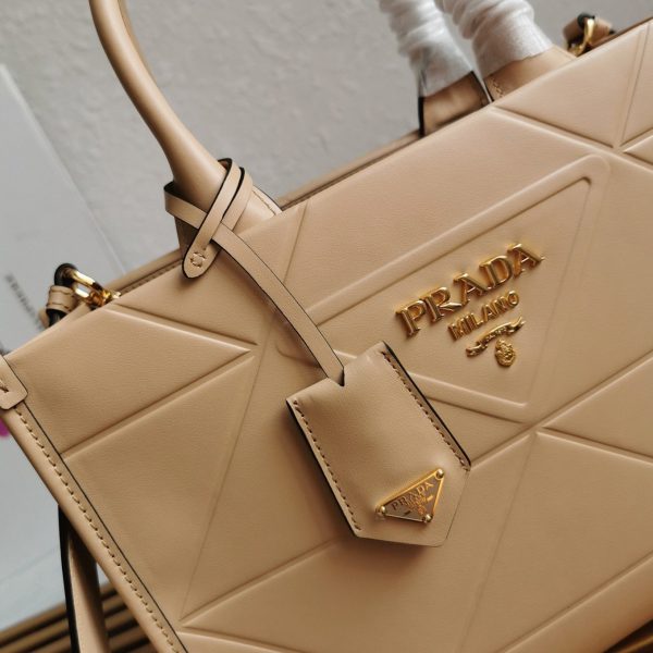 Imitation petit sac Prada Symbole avec surpiqûres en beige – Image 6