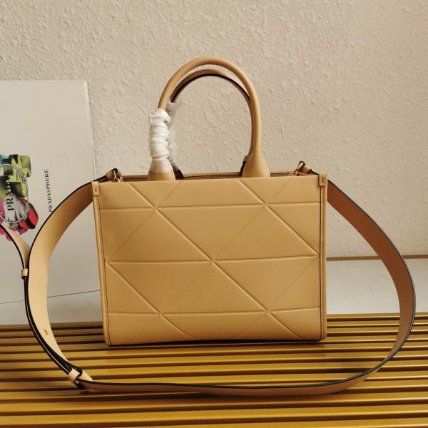 Imitation petit sac Prada Symbole avec surpiqûres en beige – Image 3