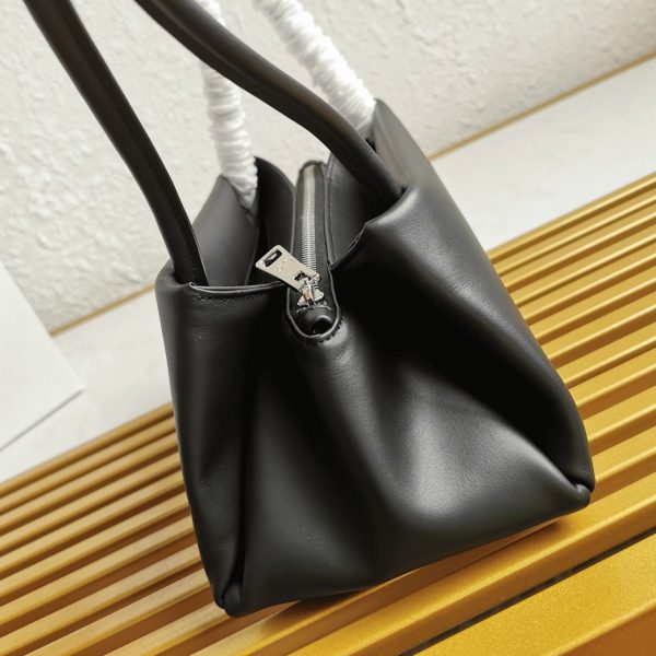 Réplique sac bandoulière Prada Supernova petit modèle en noir – Image 10
