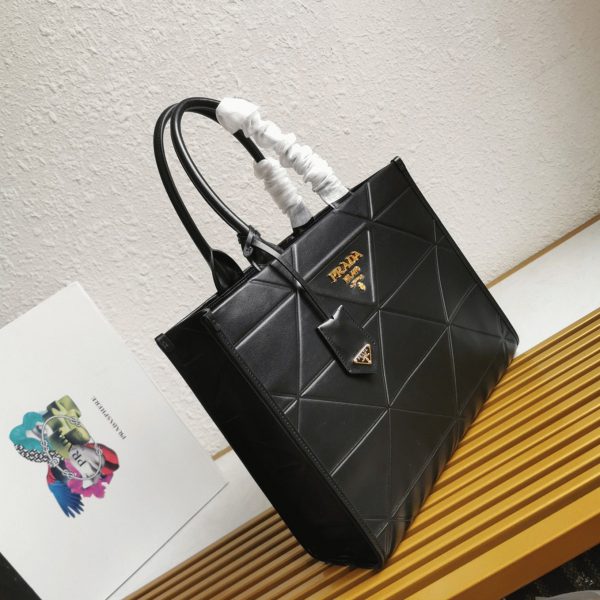 Réplique sac Prada Symbole moyen modèle avec surpiqûres en noir – Image 3
