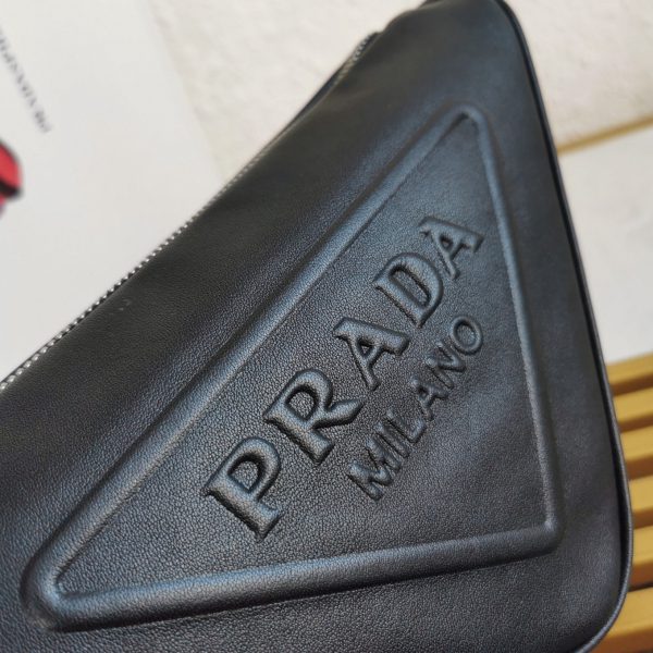 Contrefaçon sac bandoulière Prada Triangle en noir – Image 4
