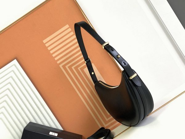 Réplique du sac Prada Arqué format épaule en noir – Image 3