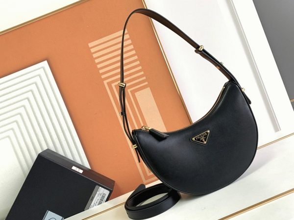 Réplique du sac Prada Arqué format épaule en noir – Image 2