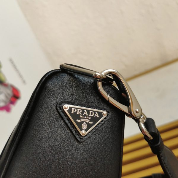 Contrefaçon sac bandoulière Prada Triangle en noir – Image 2