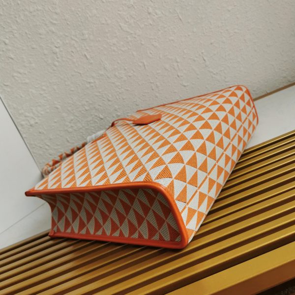 Imitation grand sac Prada Symbole en tissu jacquard orange/blanc – Image 3