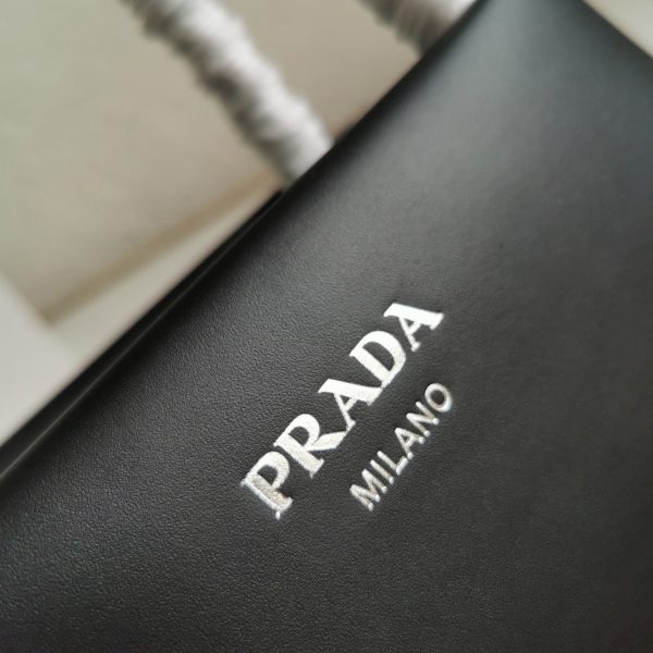 Réplique sac bandoulière Prada Supernova petit modèle en noir – Image 5