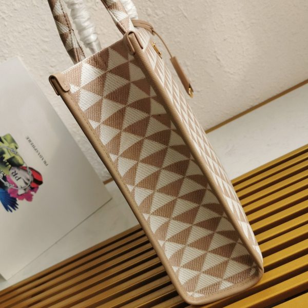 Contrefaçon grand sac Prada Symbole en tissu jacquard beige/blanc – Image 9
