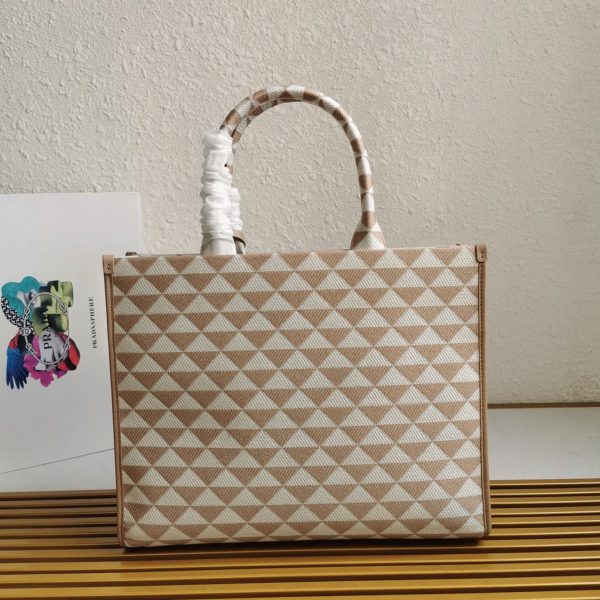 Contrefaçon grand sac Prada Symbole en tissu jacquard beige/blanc – Image 8