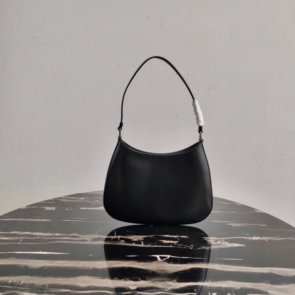 Contrefaçon sac Prada Cleo petit modèle en noir – Image 6