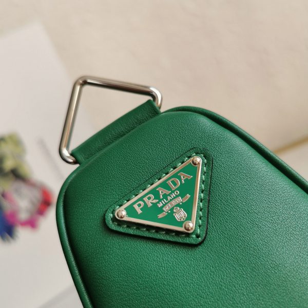 Contrefaçon sac bandoulière Prada Triangle en vert – Image 7